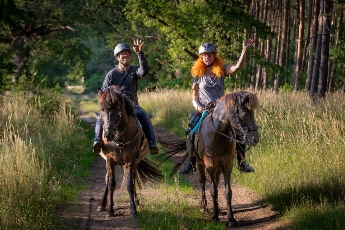 news-2025-barrierefrei-erleben-ag-leichter-reisen-ruppiner-land-neuruppin-therapeutisches-reiten-doerte-paschke-nuester-ug